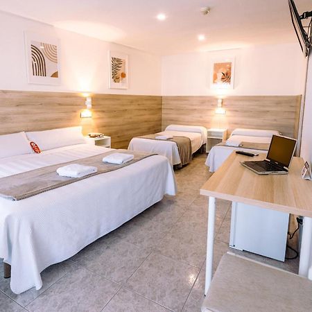Hostal Gran Via Пинто Екстериор снимка