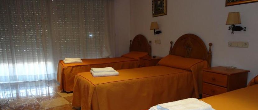 Hostal Gran Via Пинто Екстериор снимка