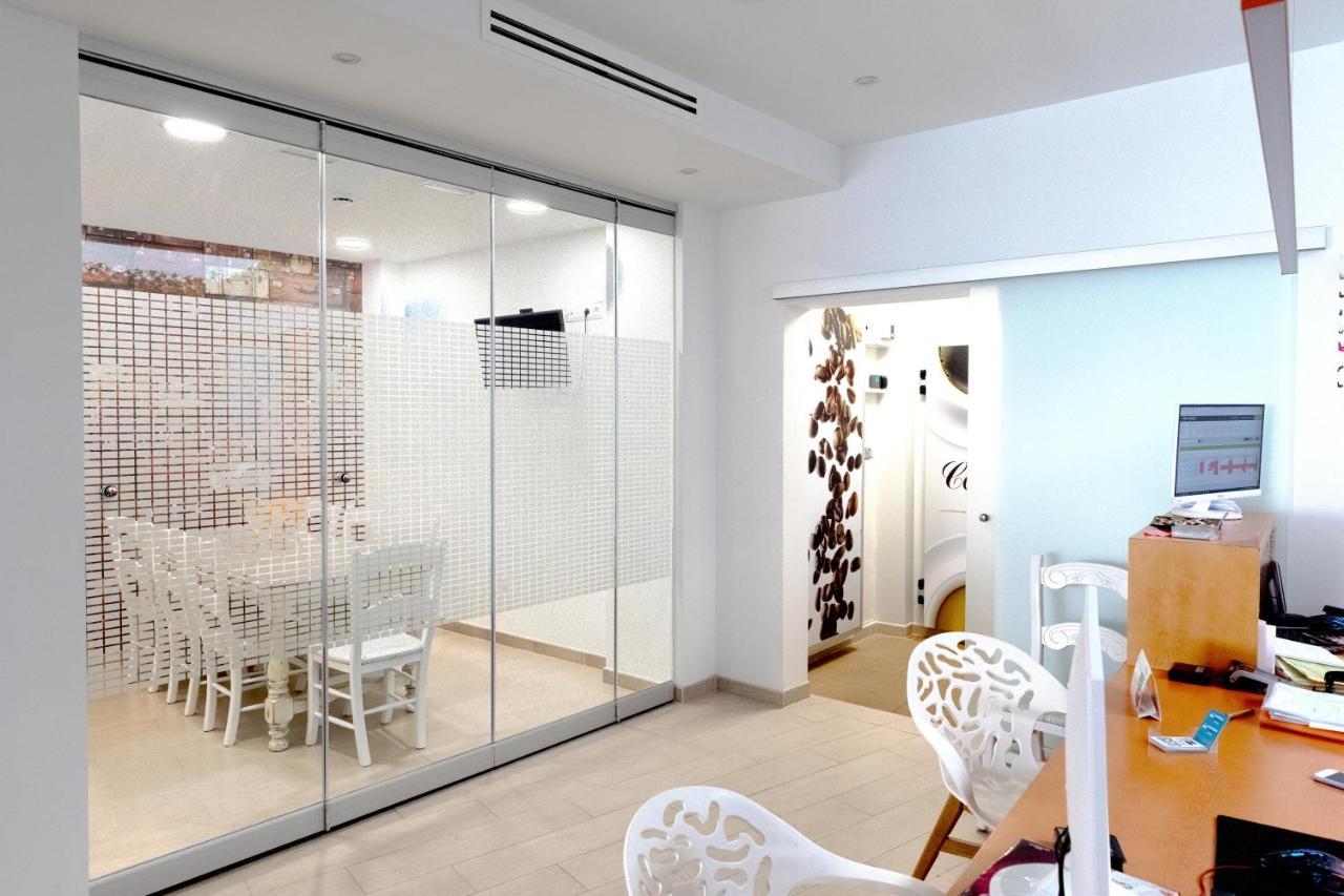 Hostal Gran Via Пинто Екстериор снимка