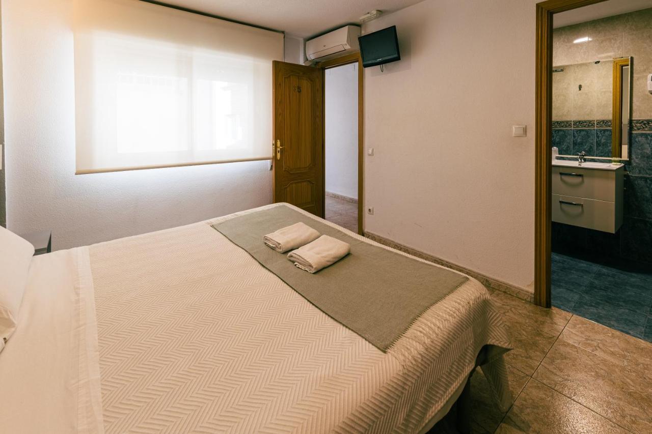 Hostal Gran Via Пинто Екстериор снимка