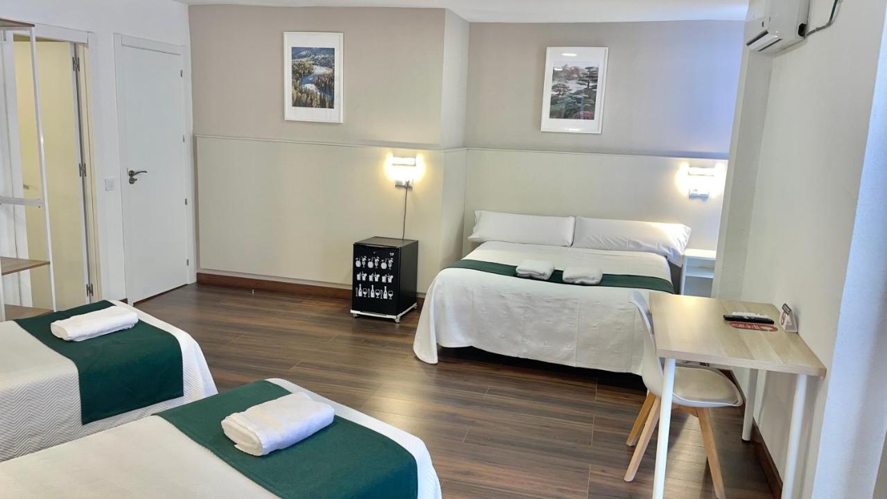 Hostal Gran Via Пинто Екстериор снимка