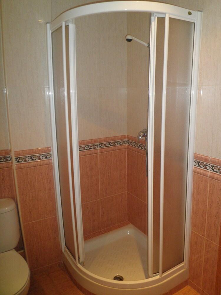 Hostal Gran Via Пинто Екстериор снимка