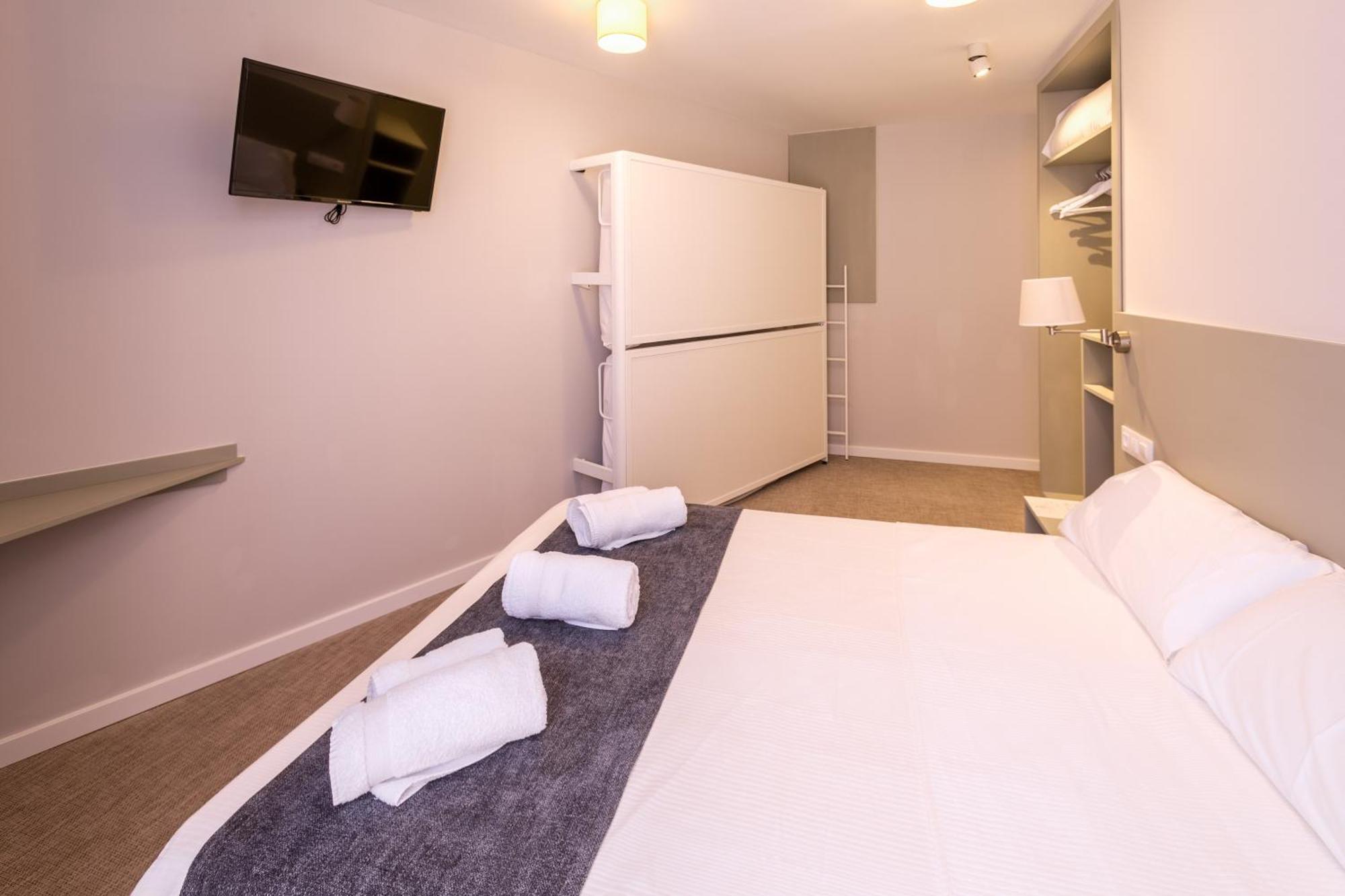 Hostal Gran Via Пинто Екстериор снимка