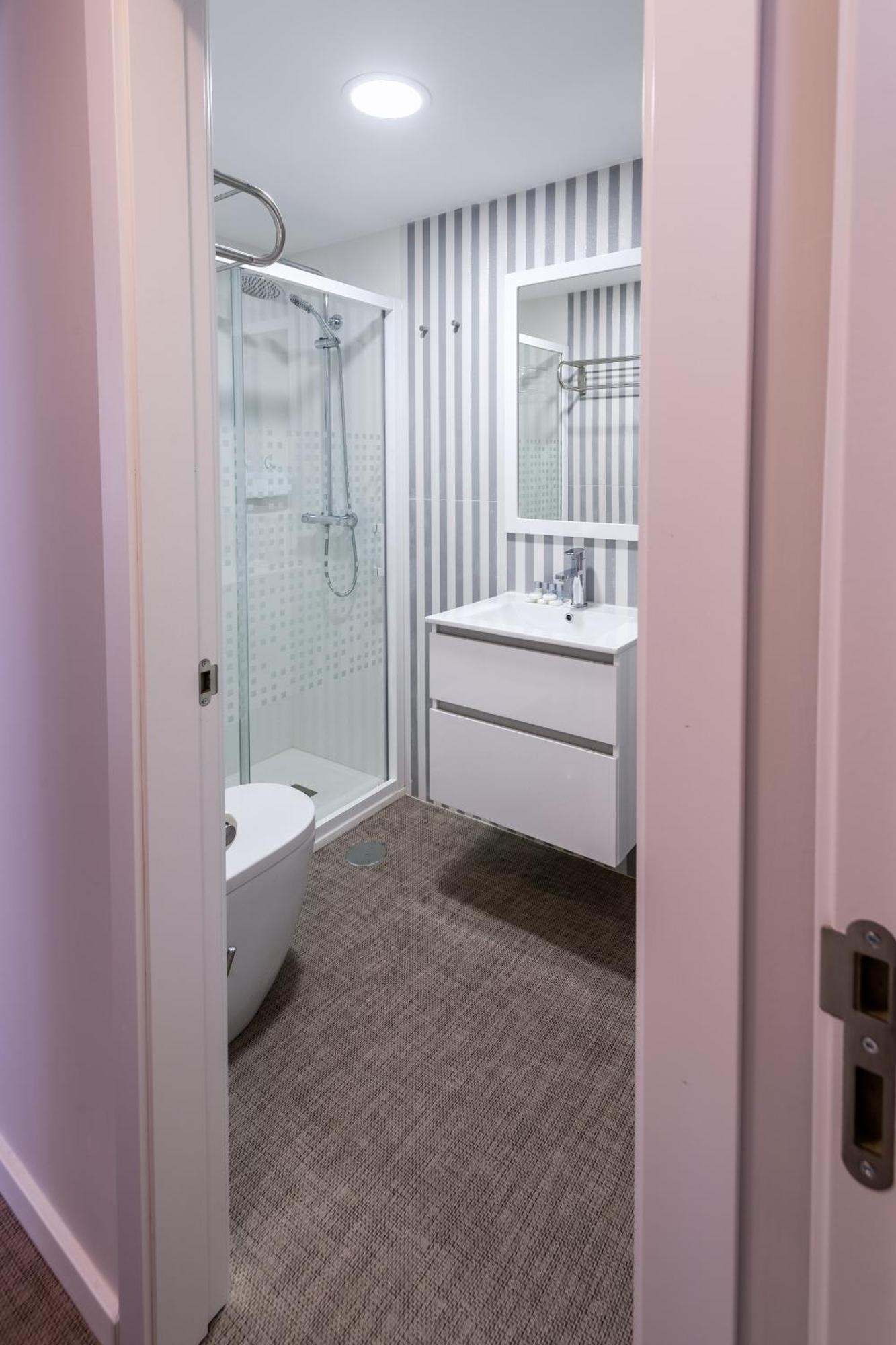 Hostal Gran Via Пинто Екстериор снимка
