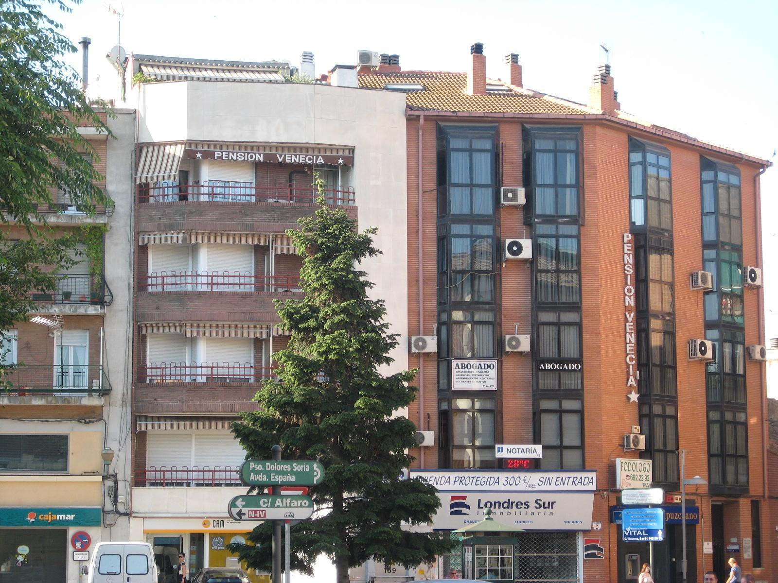 Hostal Gran Via Пинто Екстериор снимка