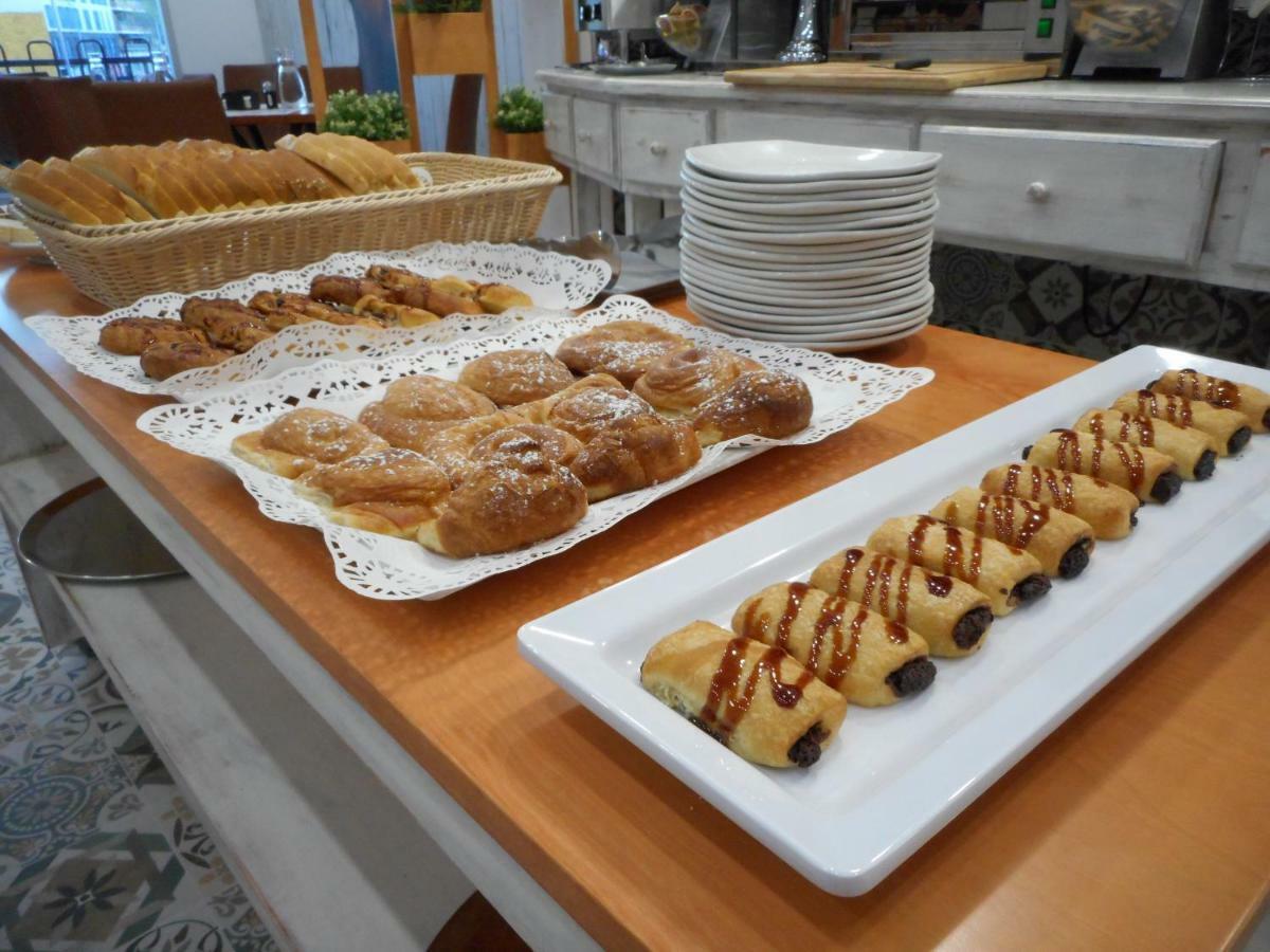 Hostal Gran Via Пинто Екстериор снимка